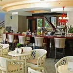 酒店 Mediterranean 4*