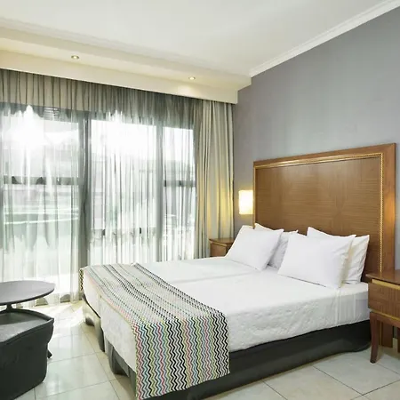 Mediterranean ホテル 4*