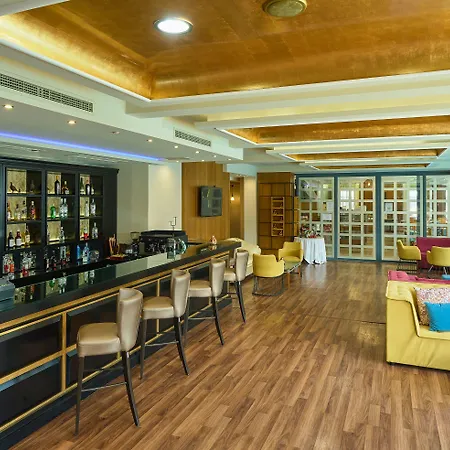 Mediterranean فندق Paralía