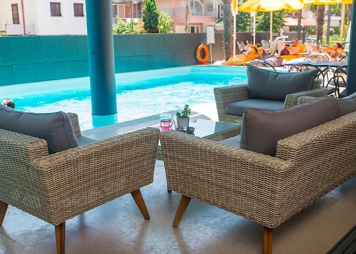 Mediterranean Szálloda Paralía